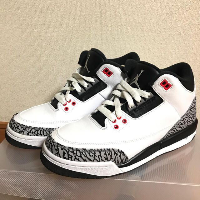 NIKE(ナイキ)のAIR JORDAN3 RETRO メンズの靴/シューズ(スニーカー)の商品写真