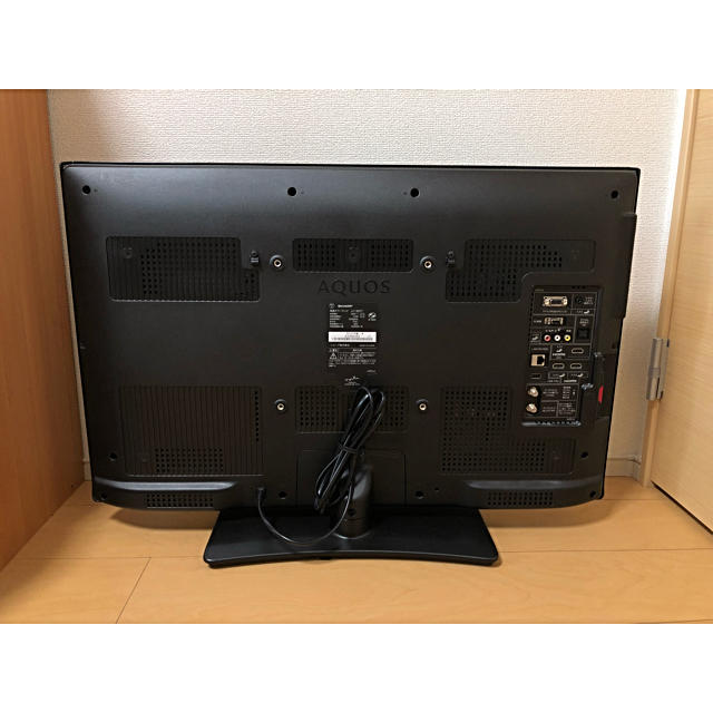 ● 訳あり！ ☆★ ホワイトカラー ☆★ シャープ AQUOS 32型液晶テレビ