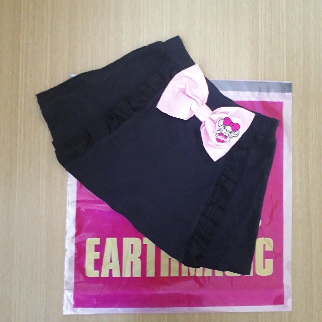 EARTHMAGIC(アースマジック)のアースマジック  マフィーリボンスカート 150 キッズ/ベビー/マタニティのキッズ服女の子用(90cm~)(スカート)の商品写真
