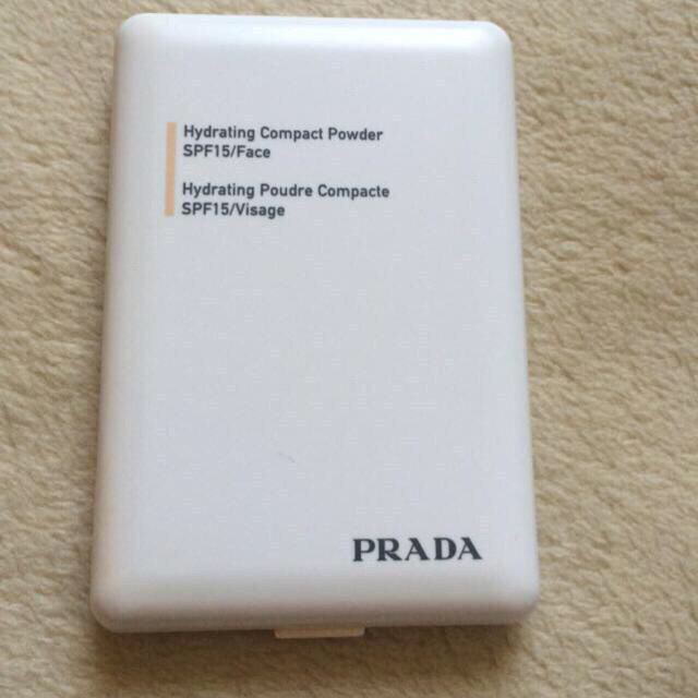 PRADA(プラダ)のプラダのファンデーション コスメ/美容のベースメイク/化粧品(その他)の商品写真