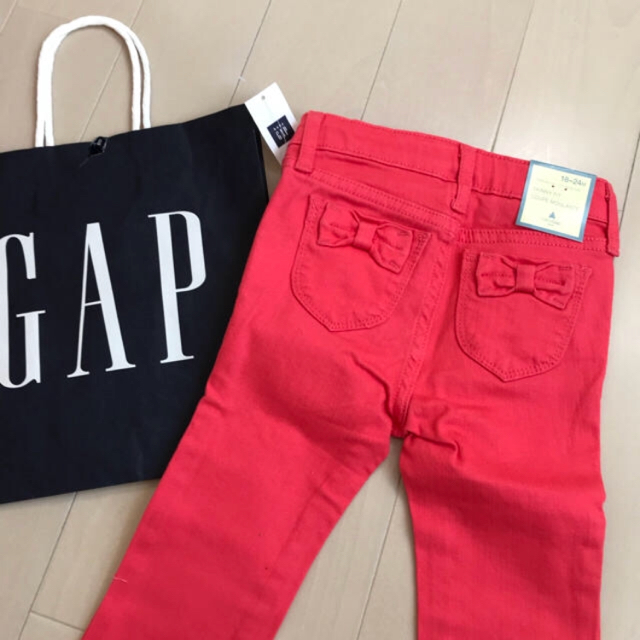 babyGAP(ベビーギャップ)のおまとめ専用！新品☆baby GAP☆水着☆80 パンツ キッズ/ベビー/マタニティのベビー服(~85cm)(水着)の商品写真