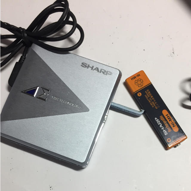 SHARP(シャープ)のSHARP MDプレーヤー MD-DS5-A 感動品 スマホ/家電/カメラのオーディオ機器(ポータブルプレーヤー)の商品写真