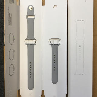 アップルウォッチ(Apple Watch)のアップルウォッチ 3 純正 バンド 38㎜ 値下げしました(その他)
