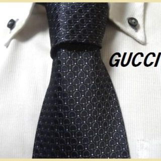 グッチ(Gucci)のほぼ新品★グッチ★ＧＵＣＣＩ★総柄ネクタイ★エレガント★(ネクタイ)