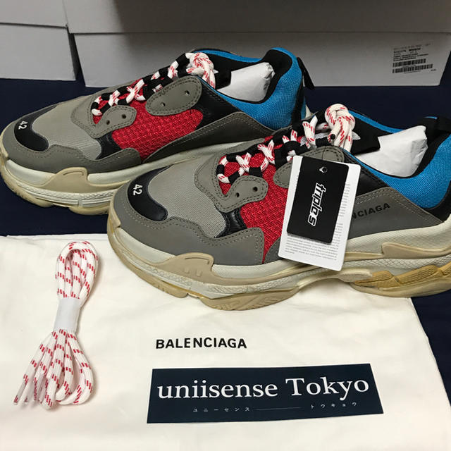 Balenciaga(バレンシアガ)の正規新品 BALENCIAGA TRIPLE S バレンシアガ トリプルS 42 メンズの靴/シューズ(スニーカー)の商品写真