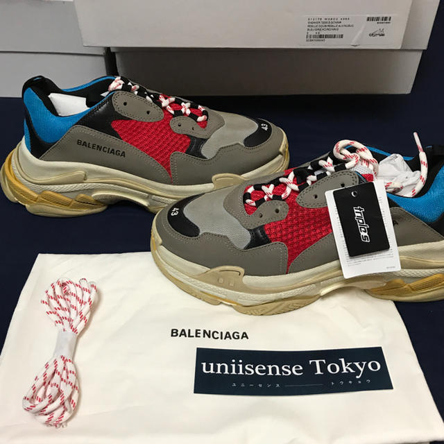 Balenciaga(バレンシアガ)のほーし様 専用 BALENCIAGA TRIPLE S トリプルS 43 メンズの靴/シューズ(スニーカー)の商品写真