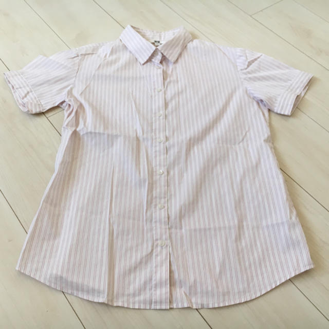 UNIQLO(ユニクロ)のBOO様専用♡UNIQLO♡シャツ2枚売り レディースのトップス(シャツ/ブラウス(半袖/袖なし))の商品写真