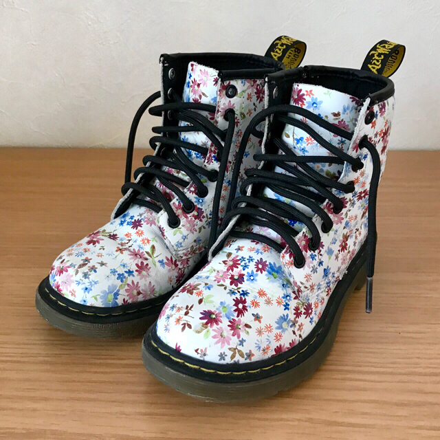 Dr.Martens(ドクターマーチン)のドクターマーティン キッズ キッズ/ベビー/マタニティのキッズ靴/シューズ(15cm~)(ブーツ)の商品写真