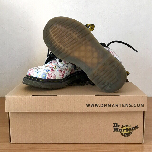 Dr.Martens(ドクターマーチン)のドクターマーティン キッズ キッズ/ベビー/マタニティのキッズ靴/シューズ(15cm~)(ブーツ)の商品写真