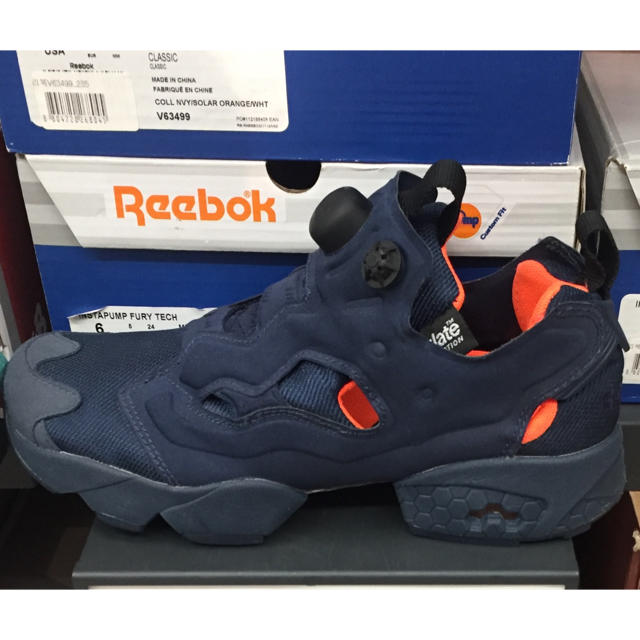 Reebok(リーボック)の箱付き新品最安値！？ ポンプフューリー  メンズの靴/シューズ(スニーカー)の商品写真