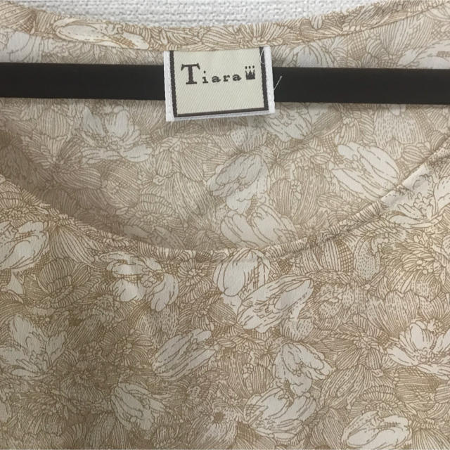 tiara(ティアラ)のTiaraトップス レディースのトップス(カットソー(半袖/袖なし))の商品写真