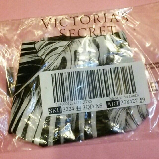 Victoria's Secret(ヴィクトリアズシークレット)の３点おまとめ レディースの下着/アンダーウェア(ショーツ)の商品写真