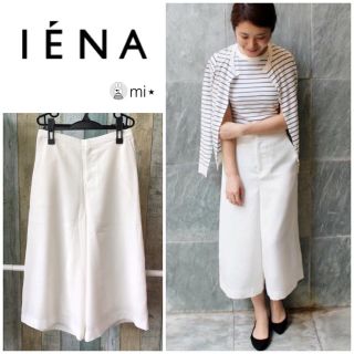 イエナ(IENA)の美品❣️ IENA ノーベルジョーゼットミドルパンツ ホワイト 36(クロップドパンツ)