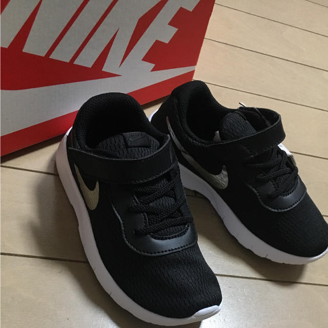 NIKE(ナイキ)のいいね不要プロフ必読様専用 キッズ/ベビー/マタニティのキッズ靴/シューズ(15cm~)(スニーカー)の商品写真