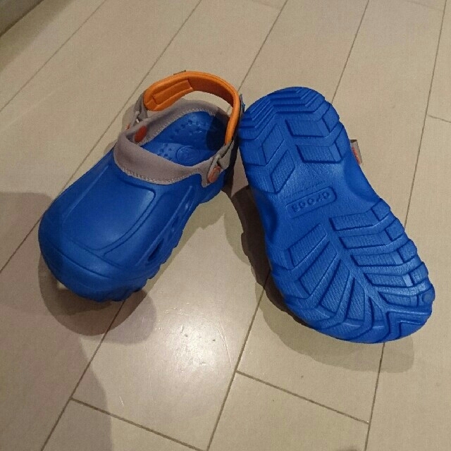 crocs(クロックス)のクロックス・サンダル キッズ/ベビー/マタニティのベビー靴/シューズ(~14cm)(サンダル)の商品写真