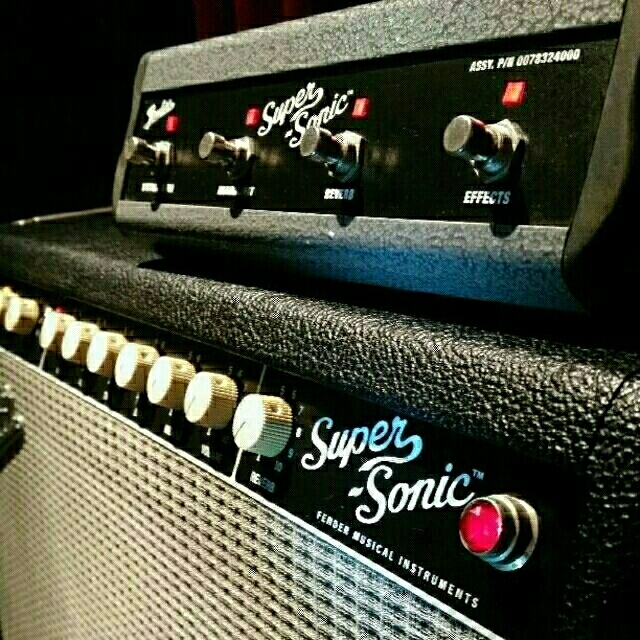 Fender(フェンダー)の【美品】Fender Super Sonic 22 Combo -Black- 楽器のギター(ギターアンプ)の商品写真