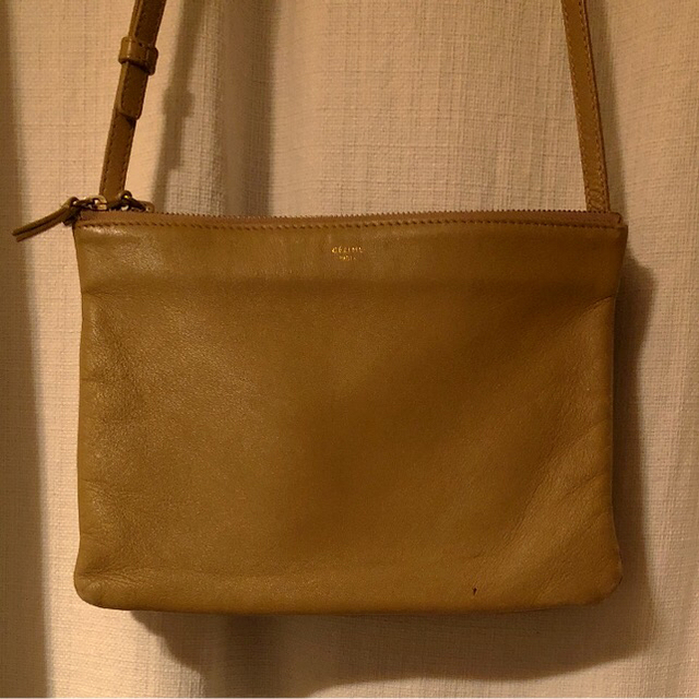 celine(セリーヌ)のCELINE  トリオラージ レディースのバッグ(ショルダーバッグ)の商品写真