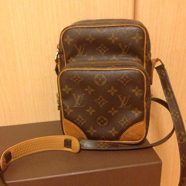 ショルダーバッグLOUIS VUITTON アマゾン