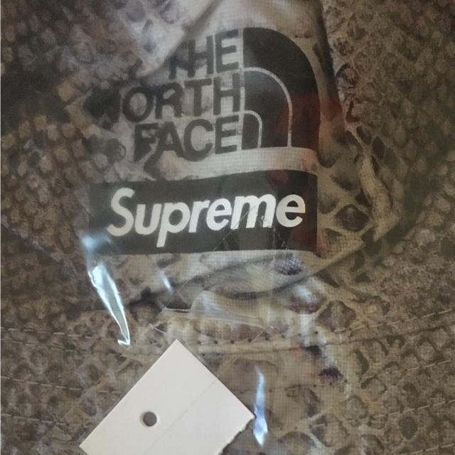 supreme×north  face hat 2