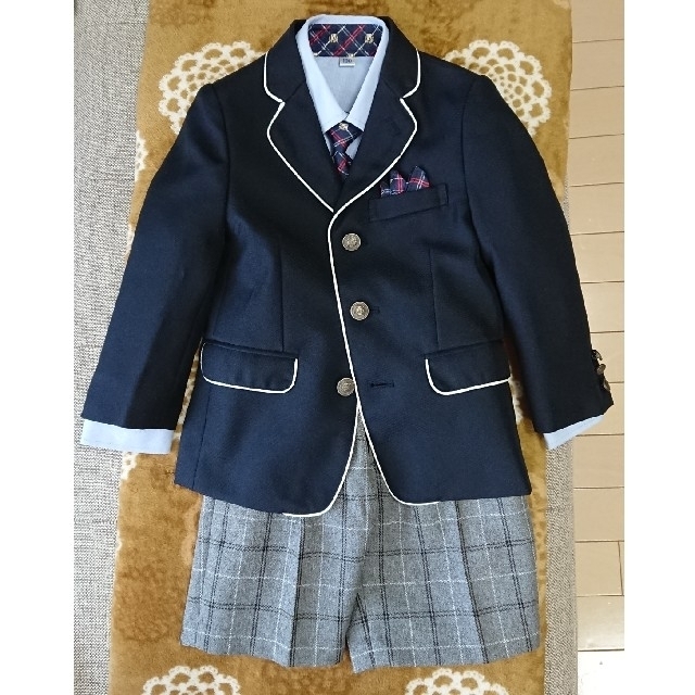 西松屋(ニシマツヤ)の子供用 スーツセット 100cm キッズ/ベビー/マタニティのキッズ服男の子用(90cm~)(ドレス/フォーマル)の商品写真