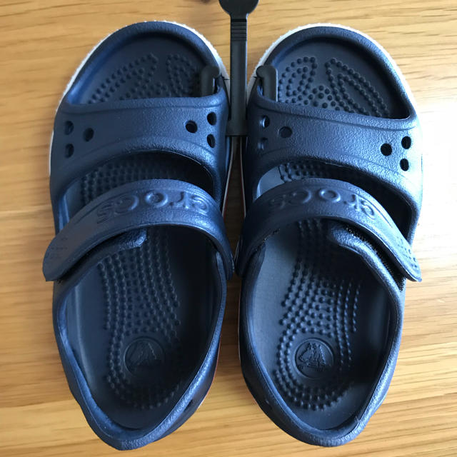 crocs(クロックス)のクロックス サンダル キッズ 15センチ キッズ/ベビー/マタニティのキッズ靴/シューズ(15cm~)(サンダル)の商品写真