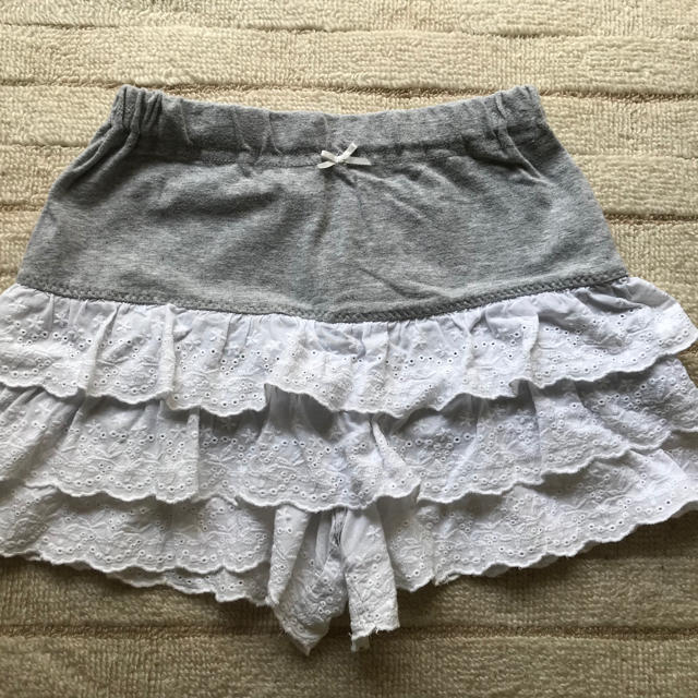 HusHush(ハッシュアッシュ)のHusHusH フリルパンツ 120 キッズ/ベビー/マタニティのキッズ服女の子用(90cm~)(パンツ/スパッツ)の商品写真