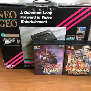 ネオジオ(NEOGEO)のNEOGEO本体カセット2個とメモリーカード付(携帯用ゲーム機本体)