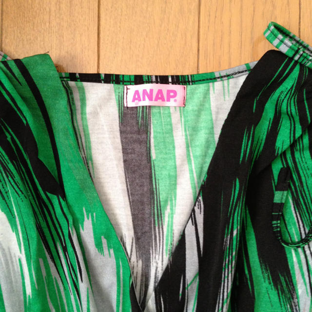 ANAP(アナップ)のANAP グリーンのノースリーブ レディースのトップス(Tシャツ(半袖/袖なし))の商品写真