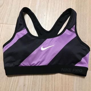 ナイキ(NIKE)のナイキ スポーツブラ 紫と黒のボーダー(トレーニング用品)