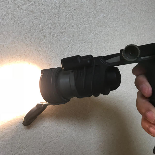 SUREFIRE(シュアファイア)のSUREFIRE M900A 実物 Tip Off Filter おまけ エンタメ/ホビーのミリタリー(その他)の商品写真