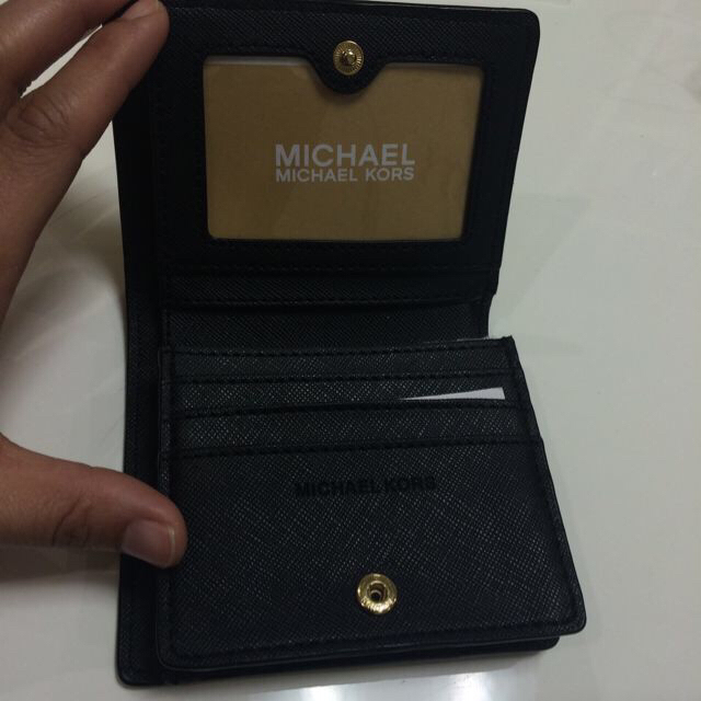 Michael Kors(マイケルコース)の新品！クラッチにも入る！マイケルコース レディースのファッション小物(財布)の商品写真