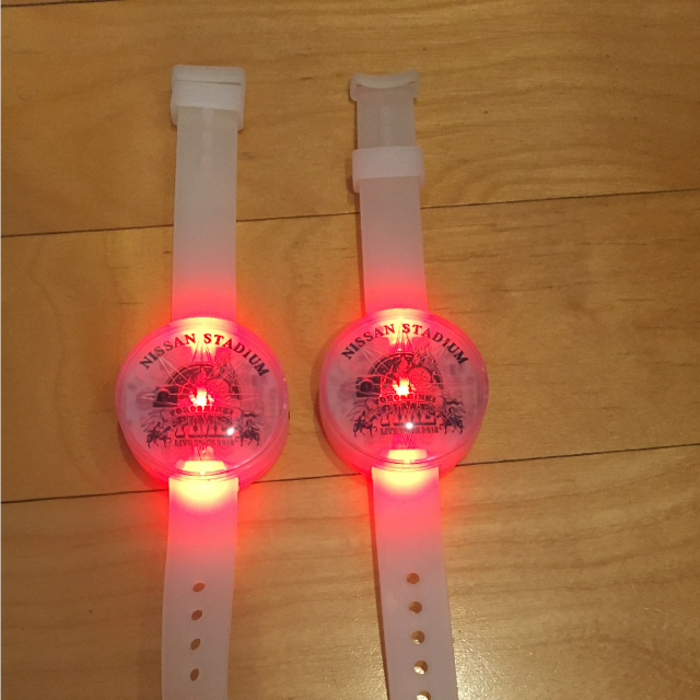 東方神起(トウホウシンキ)の東方神起 腕時計型 ペンライト チケットの音楽(K-POP/アジア)の商品写真