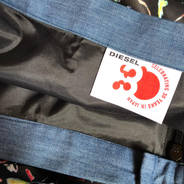 DIESEL(ディーゼル)の新品未使用 ディーゼル×YUKO KOIKE 30周年記念限定 レディースのスカート(ひざ丈スカート)の商品写真