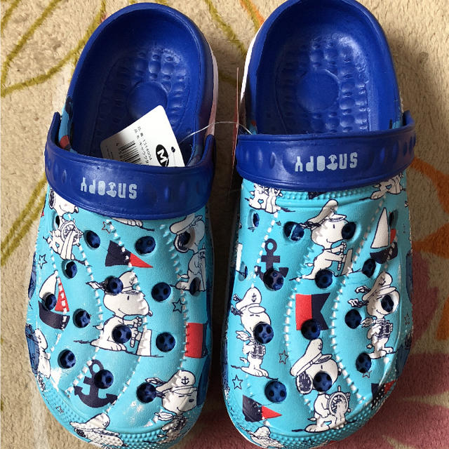 Snoopy 新品 スヌーピー クロックス風サンダル 水色 Mサイズ 男女兼用の通販 By まな S Shop スヌーピーならラクマ Snoopy 新品 スヌーピー クロックス風サンダル 水色 Mサイズ 男女兼用の通販 By まな S Shop スヌーピーならラクマ