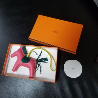 エルメス(Hermes)のmine様。ご専用。エルメス ロデオmm☆ローズアザレ☆人気色☆美品レベル(バッグチャーム)