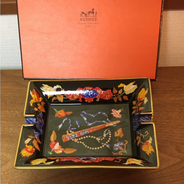 エルメス ⭐️灰皿⭐️アッシュトレイ⭐️立てかけ金具付き💕 エルメス ⭐️灰皿⭐️アッシュトレイ⭐️立てかけ金具付き💕