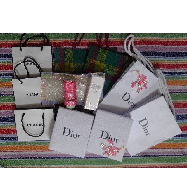 Dior(ディオール)の伊勢丹 Dior CHANEL ラッピング用品まとめ売り インテリア/住まい/日用品のオフィス用品(ラッピング/包装)の商品写真