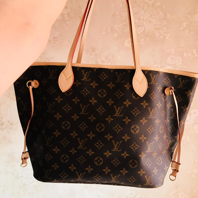 LOUIS VUITTON - 未使用ルイヴィトン ネバーフルMM 内側ピンク桜の通販 by MoMo's shop｜ルイヴィトンならラクマ