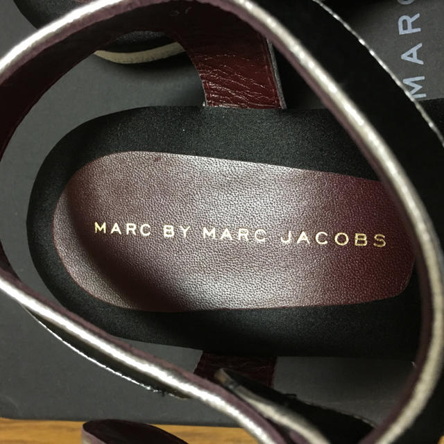 MARC BY MARC JACOBS(マークバイマークジェイコブス)のMARCBYMARCJACOBS   マークバイ  ビジューサンダル レディースの靴/シューズ(サンダル)の商品写真