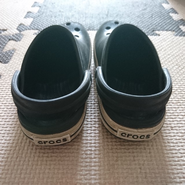 crocs(クロックス)のクロックスcrocsキッズ 黒 C6/7 14cm キッズ/ベビー/マタニティのベビー靴/シューズ(~14cm)(サンダル)の商品写真