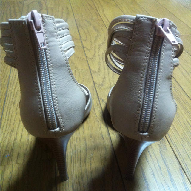 R&E(アールアンドイー)のR&E＊ピンクベージュサンダル レディースの靴/シューズ(サンダル)の商品写真