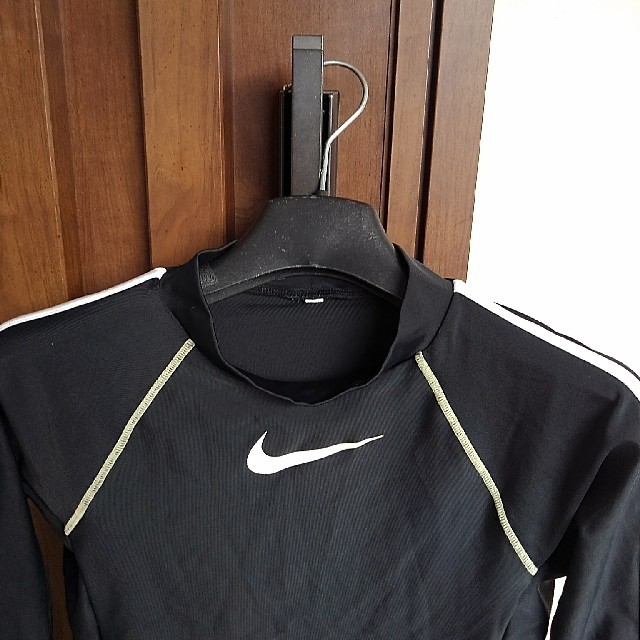 NIKE(ナイキ)のナイキラッシュガード キッズ/ベビー/マタニティのキッズ服男の子用(90cm~)(水着)の商品写真