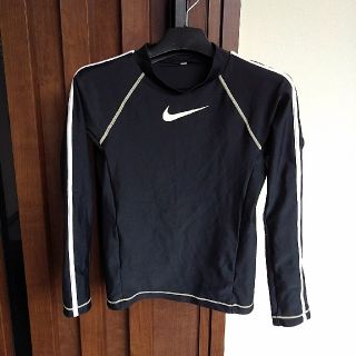 ナイキ(NIKE)のナイキラッシュガード(水着)