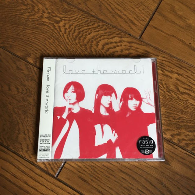 送料無料 新品 CD DVD Perfume love the world 初回 エンタメ/ホビーのエンタメ その他(その他)の商品写真