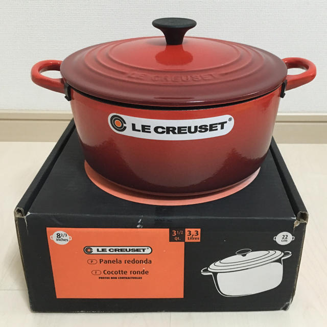 LE CREUSET(ルクルーゼ)のルクルーゼ ル・クルーゼ LeCreuset ココット・ロンド 22cm 新品 インテリア/住まい/日用品のキッチン/食器(鍋/フライパン)の商品写真