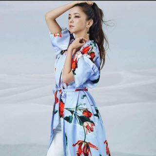 エイチアンドエム(H&M)のH&M新品安室奈美恵コラボレーション完売M花柄ロングガウン(ガウンコート)