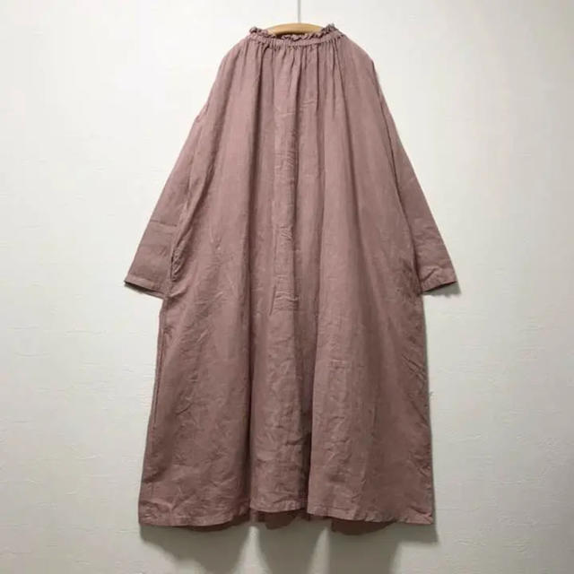 nest Robe(ネストローブ)のネストローブ（nest robe）シャーリングネック ワンピース ピンク レディースのワンピース(ロングワンピース/マキシワンピース)の商品写真