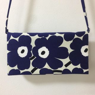 マリメッコ(marimekko)の美品 ☆ マリメッコ  クラッチバッグ ウニッコ(ショルダーバッグ)