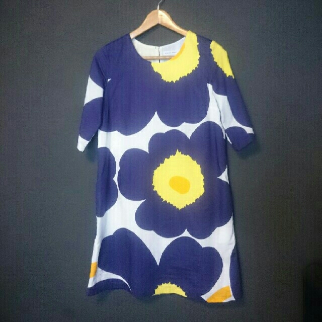 ひざ丈ワンピースmarimekko ҉  ウニッコ ワンピース