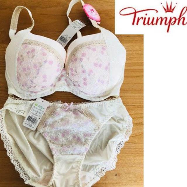 Triumph(トリンプ)の新品タグ付★ぎゅっと寄せブラ★ブラ＆ショーツ★トリンプ★白★G６５ レディースの下着/アンダーウェア(ブラ&ショーツセット)の商品写真